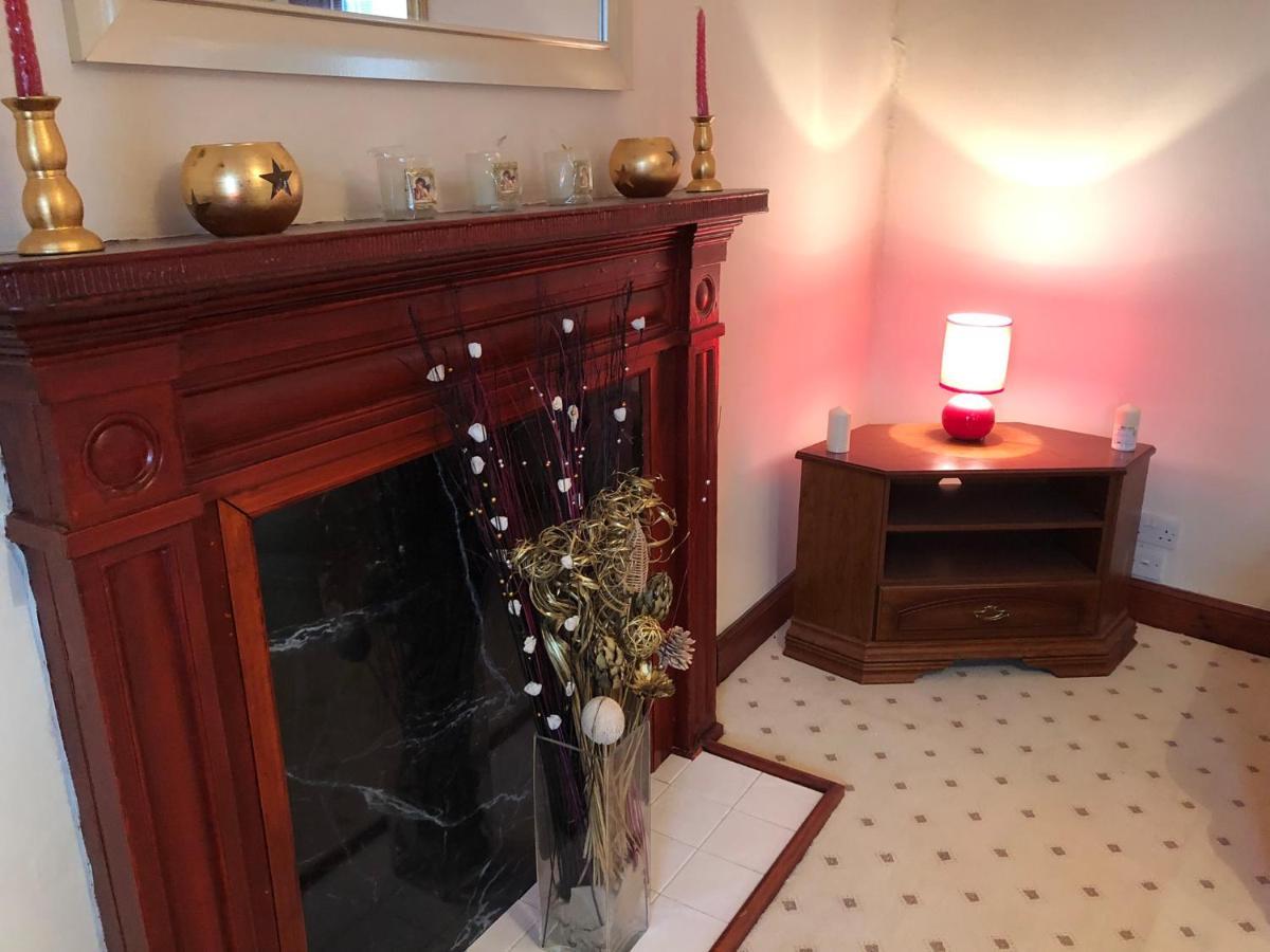 Executive Serviced Apartments 1 Forfar Buitenkant foto