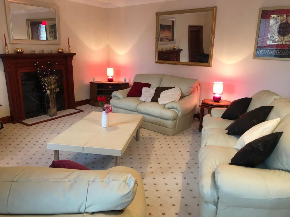 Executive Serviced Apartments 1 Forfar Buitenkant foto